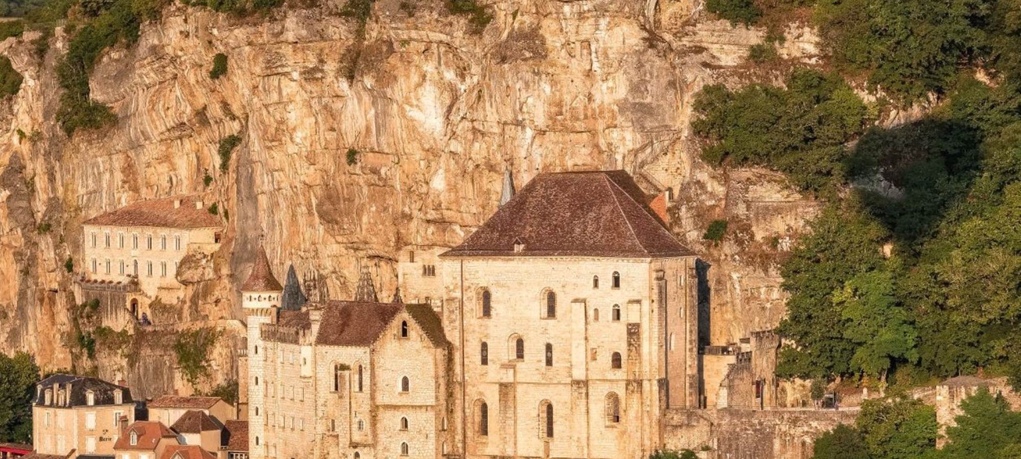 Décollage de montgolfieres à  Rocamadour Lot Tourisme - Teddy Verneuil